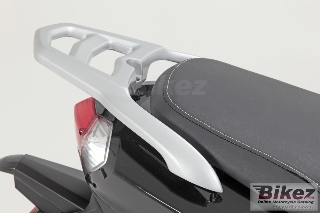 Thumbnail for Peugeot Tweet 125 2010