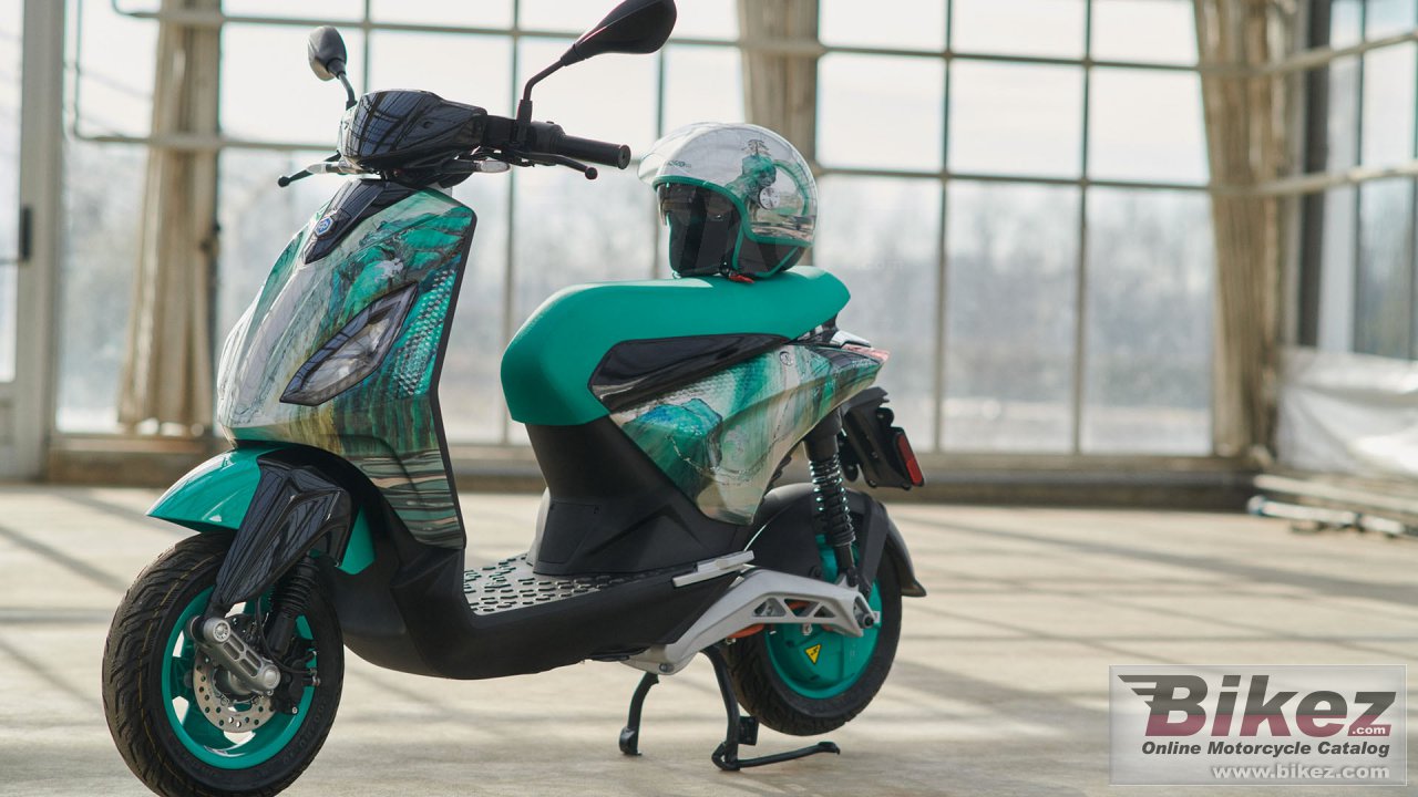 Thumbnail for Piaggio 1 FCW Active 2023