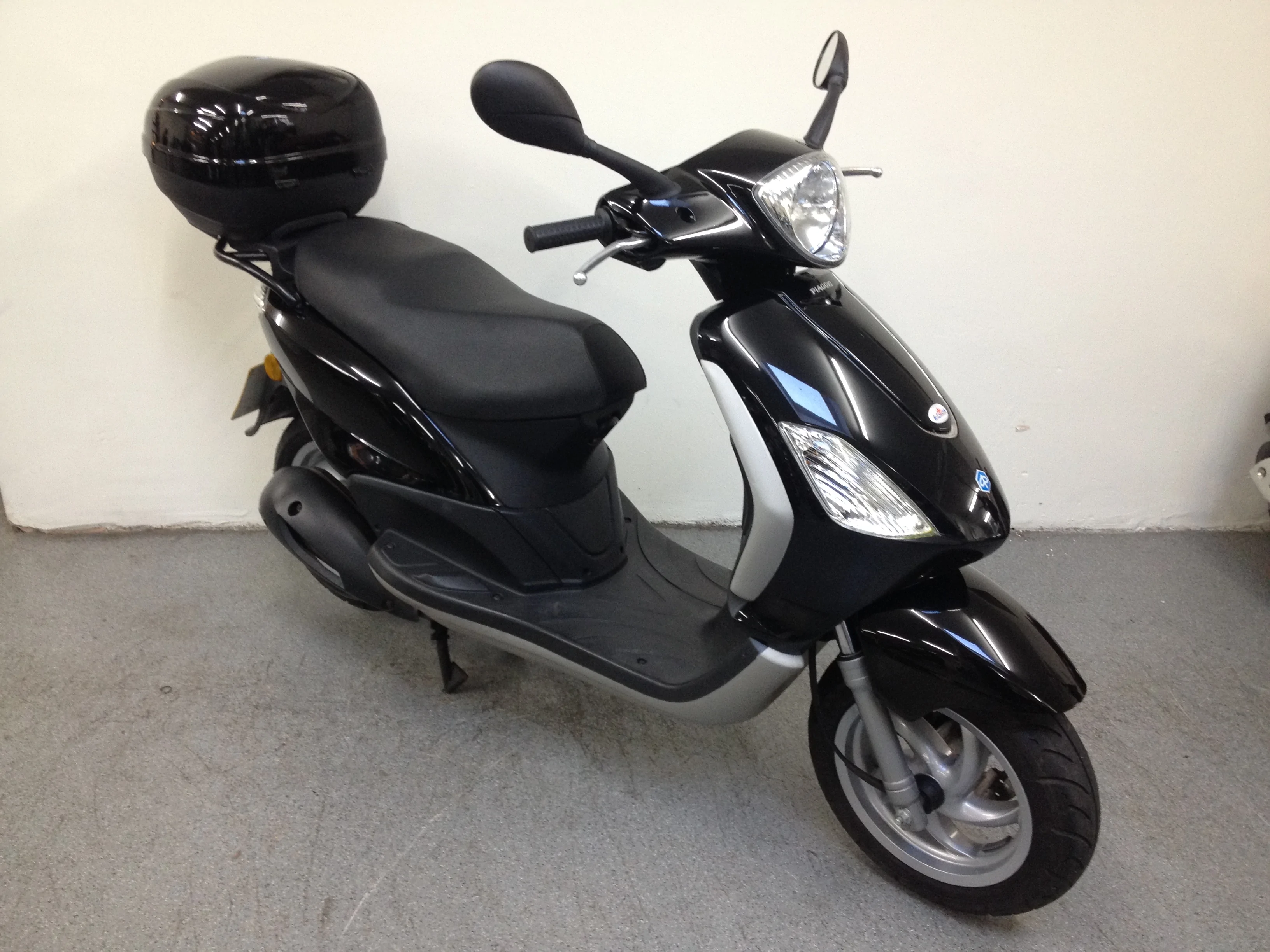 Piaggio Fly 125