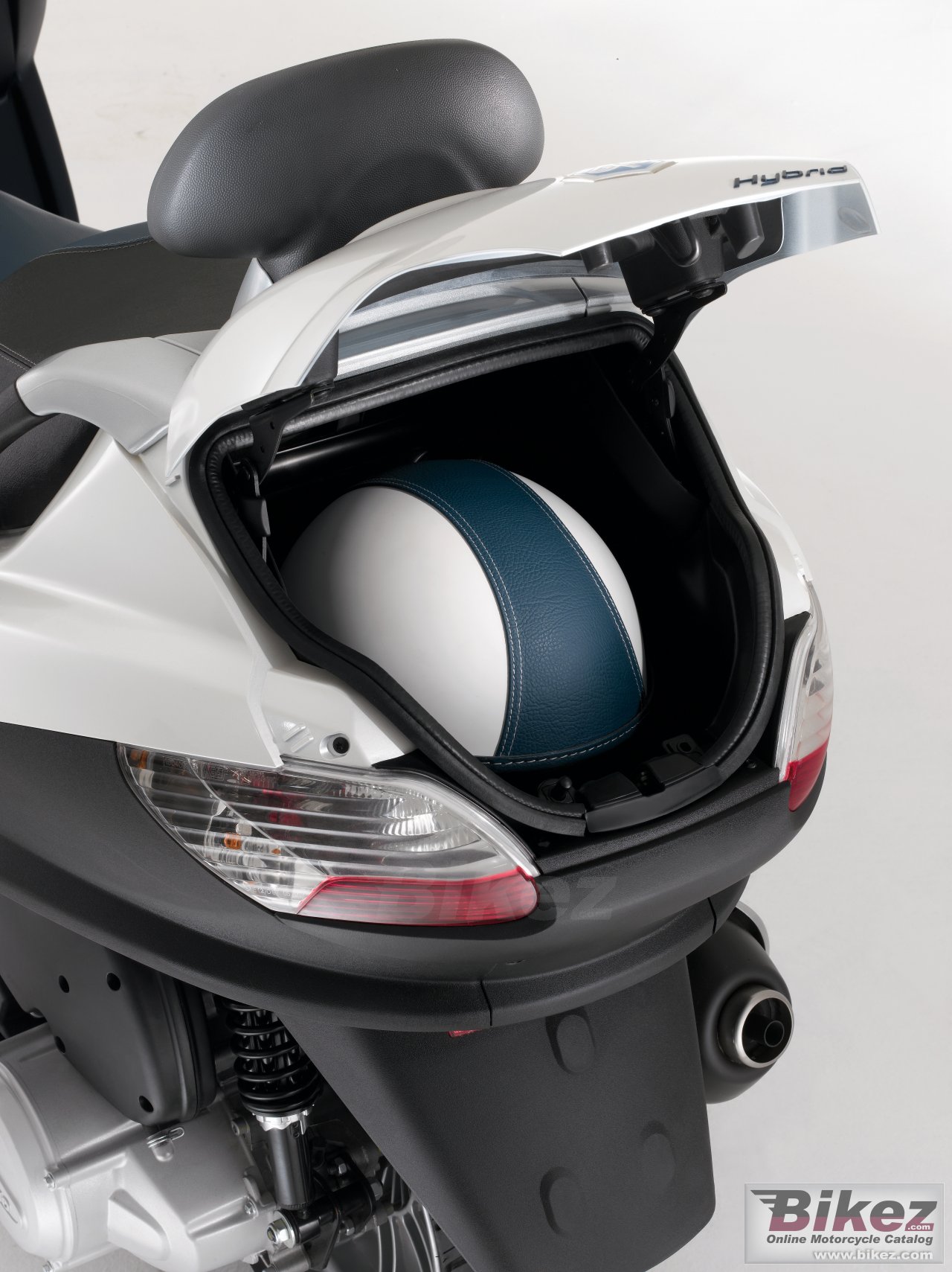 Thumbnail for Piaggio MP3 125 Hybrid 2011