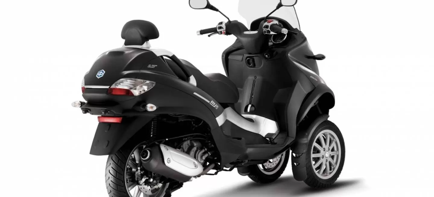 Thumbnail for Piaggio MP3 125 Hybrid 2011