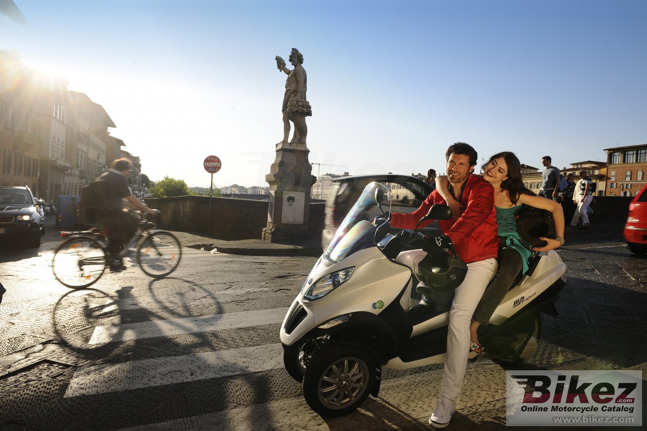 Thumbnail for Piaggio MP3 125 Hybrid 2011