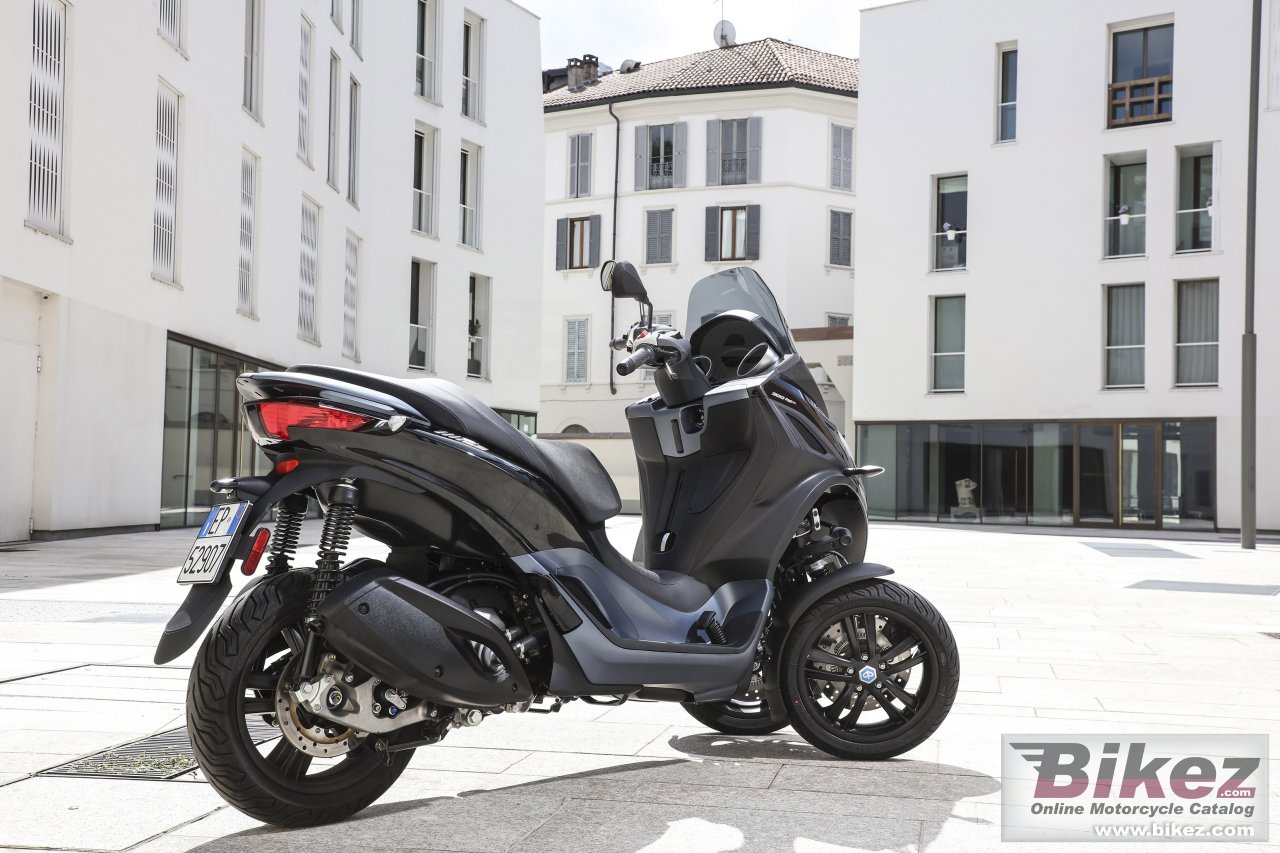Thumbnail for Piaggio MP3 300 hpe 2020