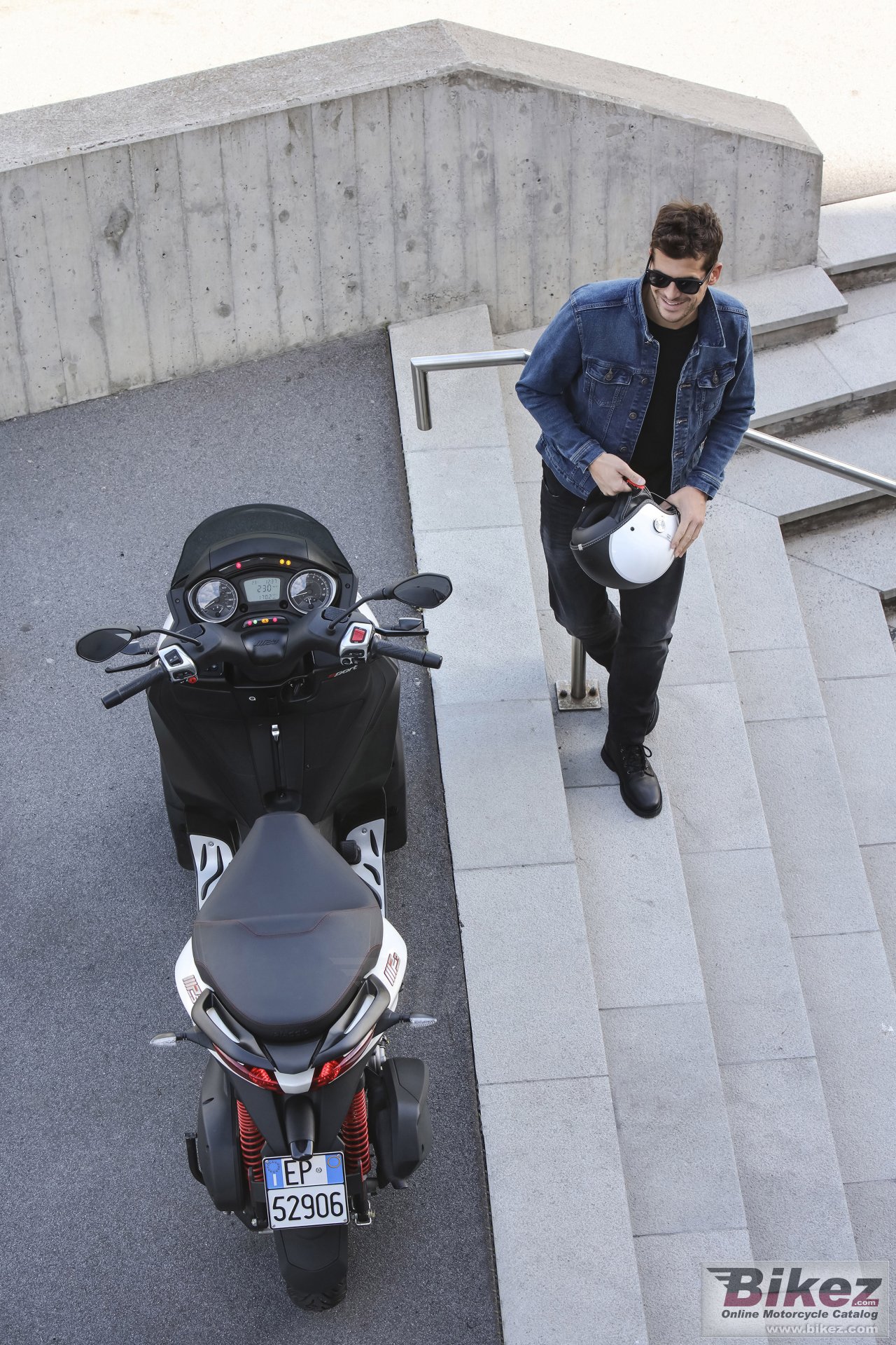 Thumbnail for Piaggio MP3 300 hpe Sport 2020
