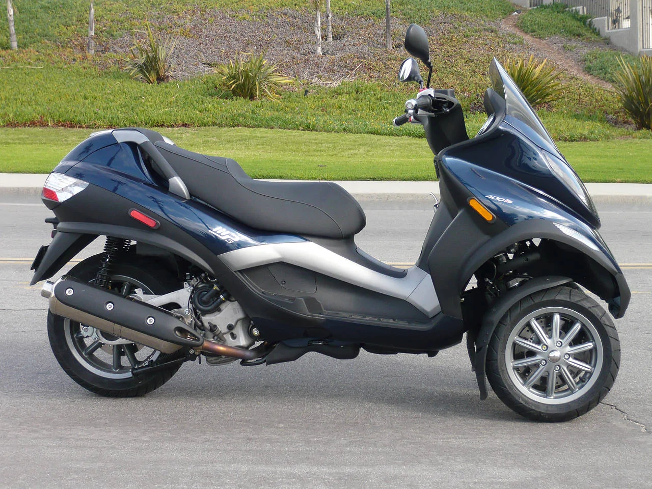 Thumbnail for Piaggio MP3 400 2012