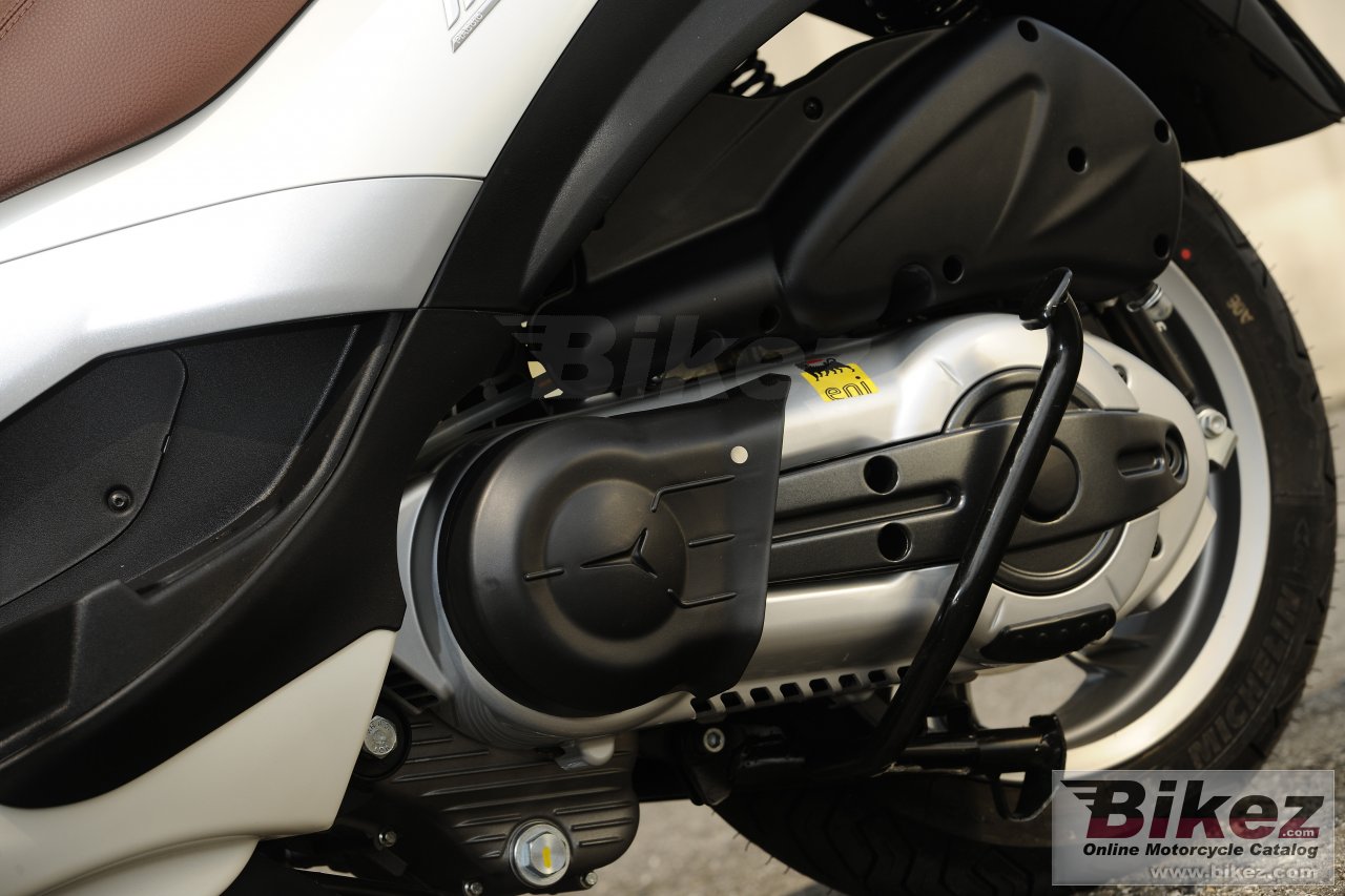 Thumbnail for Piaggio MP3 500 2013