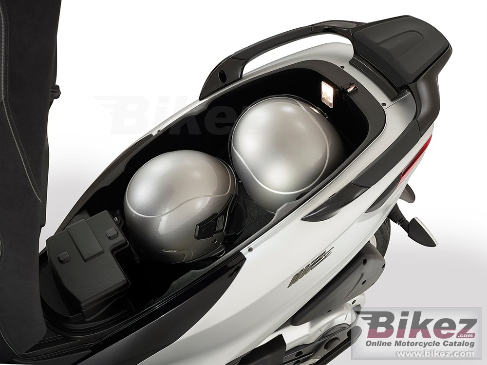 Thumbnail for Piaggio MP3 500 Sport 2016