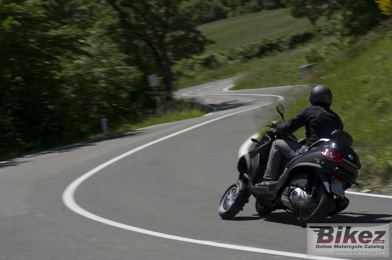 Thumbnail for Piaggio MP3 LT 2011