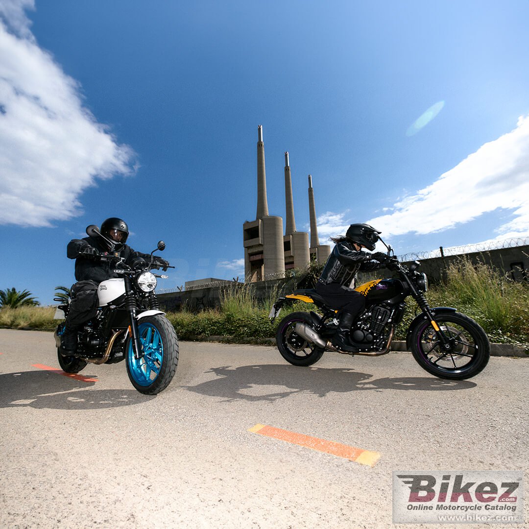 Thumbnail for Royal Enfield Guerrilla 450 2025