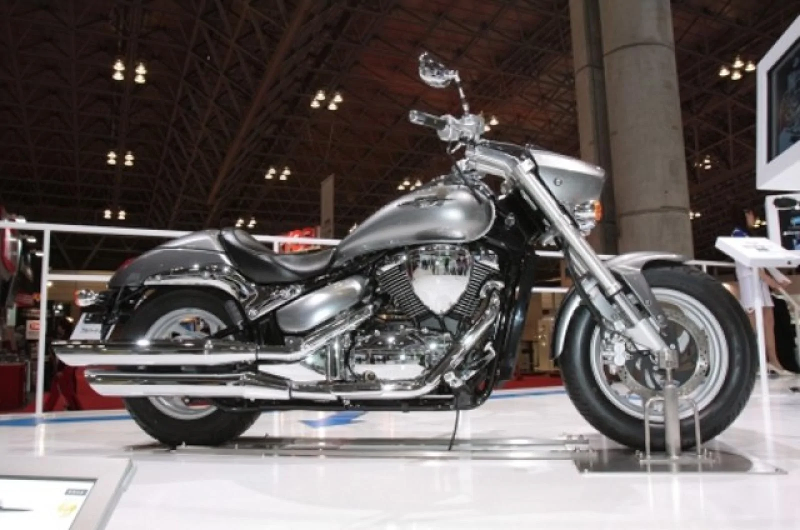 Suzuki Boulevard 400