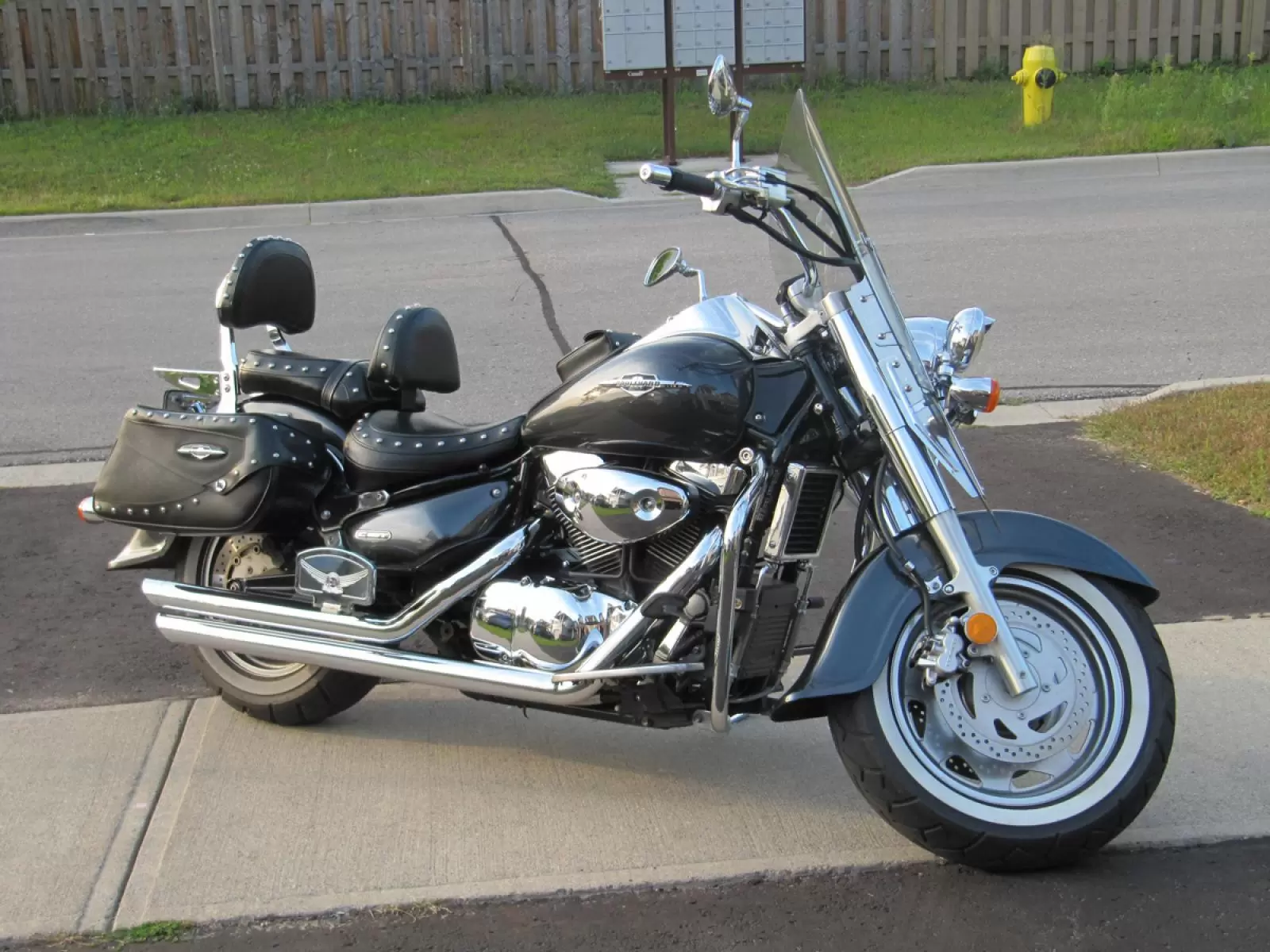 Suzuki Boulevard C90T