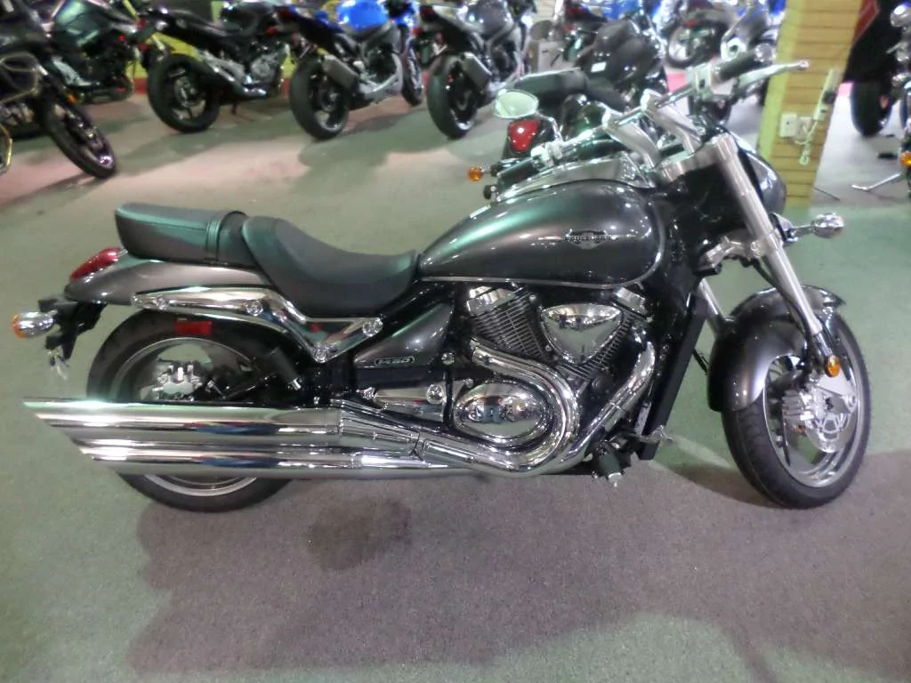 Suzuki Boulevard M90