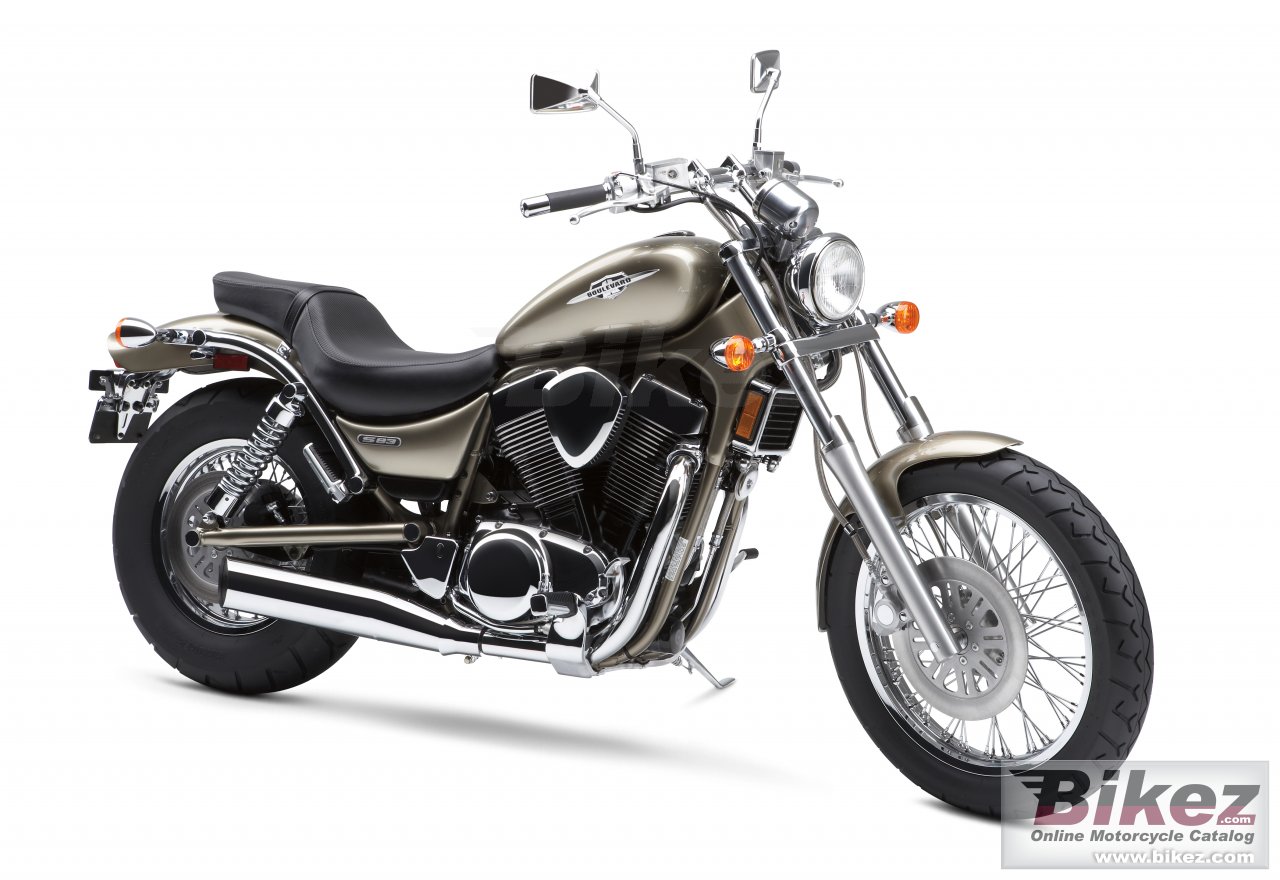 Suzuki Boulevard S83