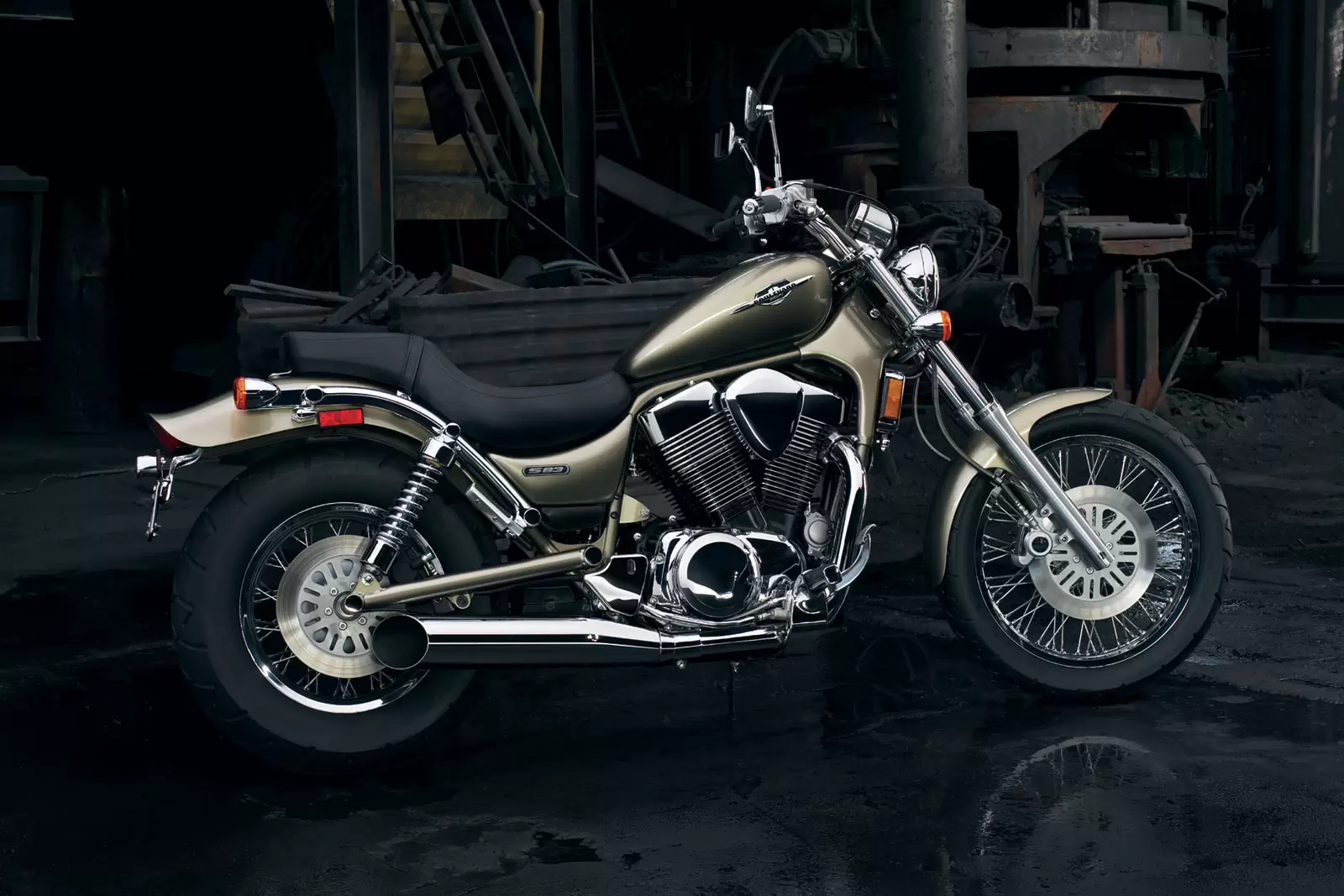 Suzuki Boulevard S83