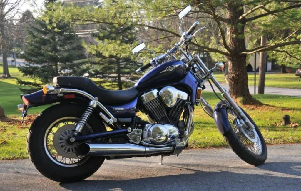 Suzuki Boulevard S83