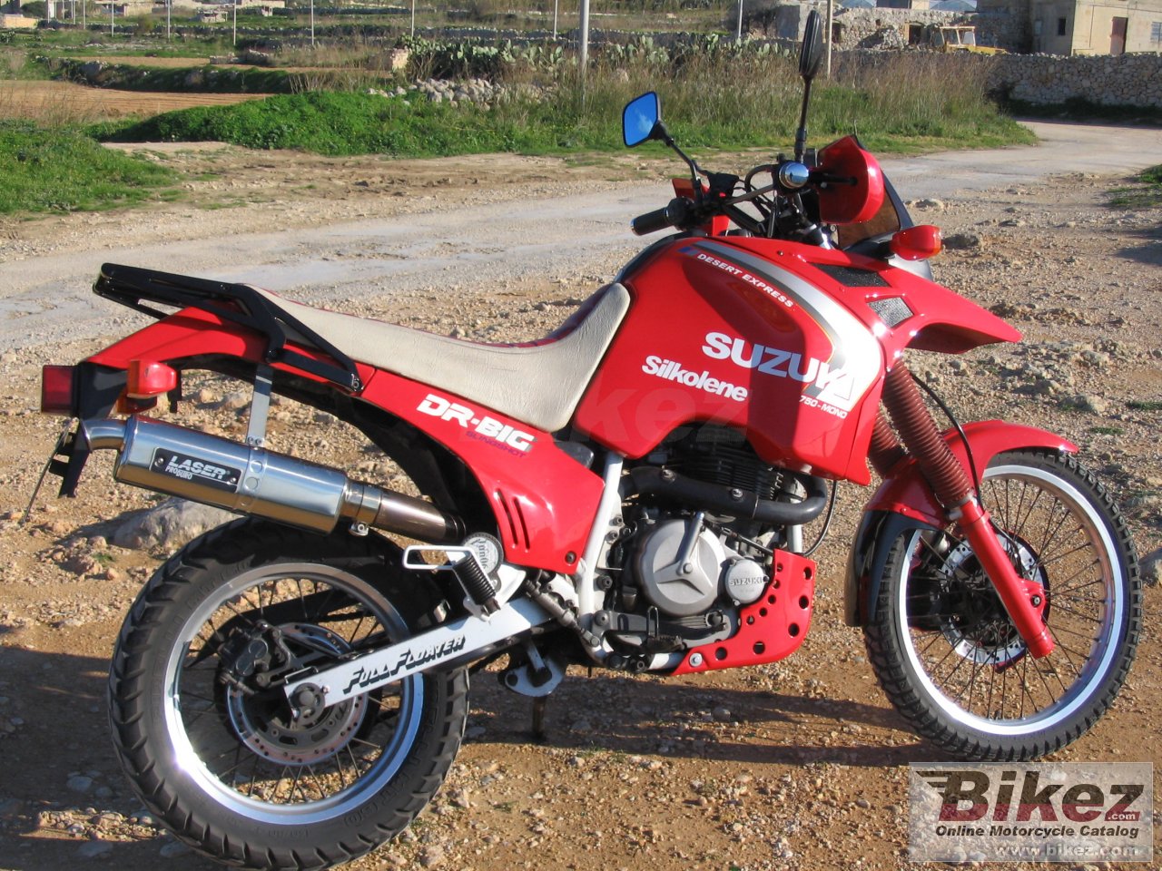 Suzuki DR Big 750 S (reduced effect)