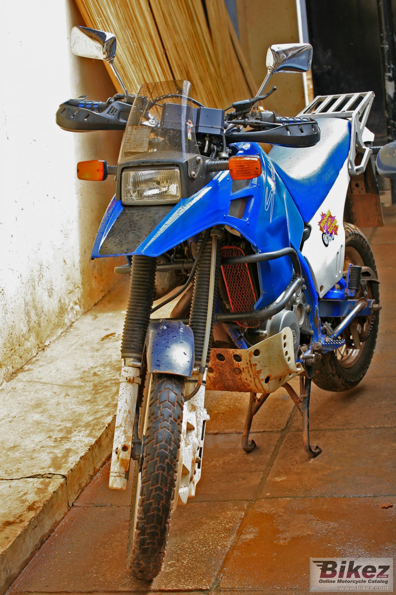Suzuki DR Big 800 S (reduced effect)