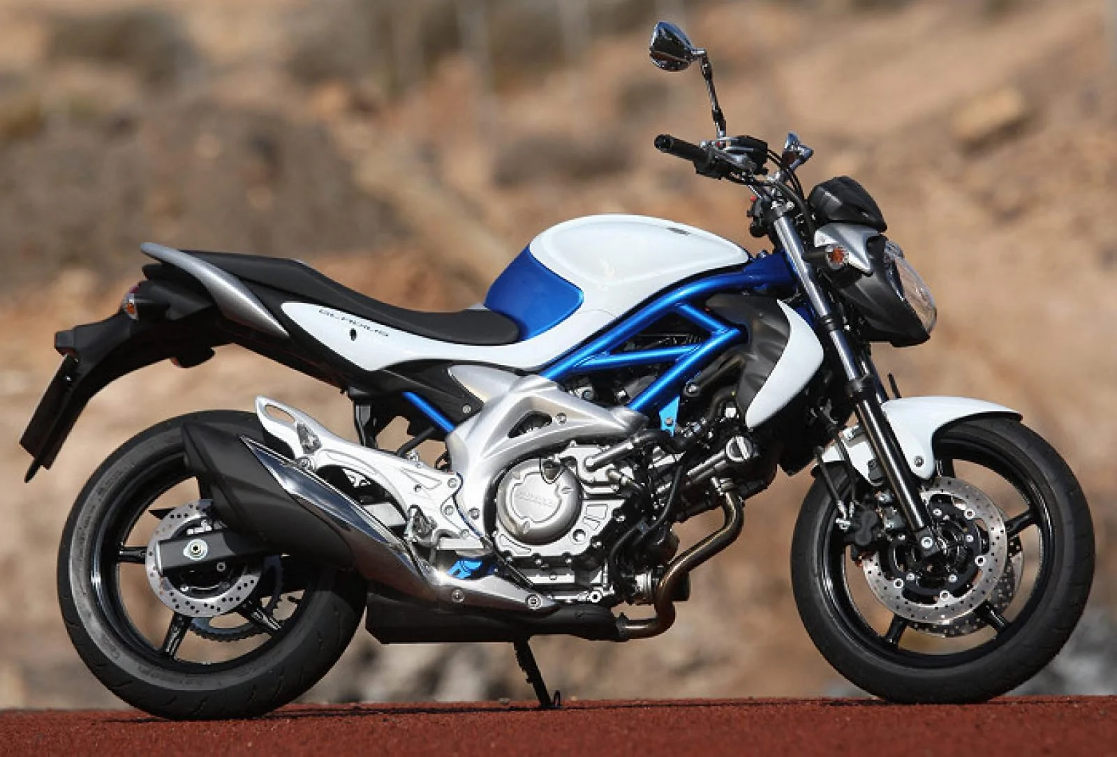 Thumbnail for Suzuki Gladius 2011