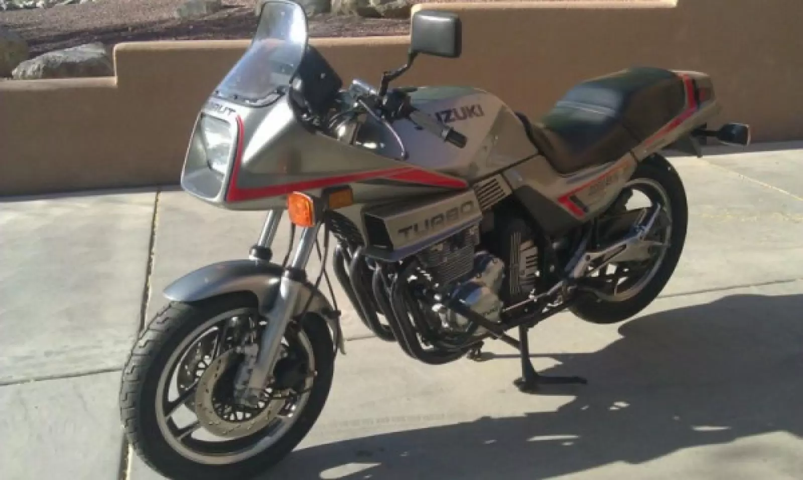 Suzuki GNX 250 E