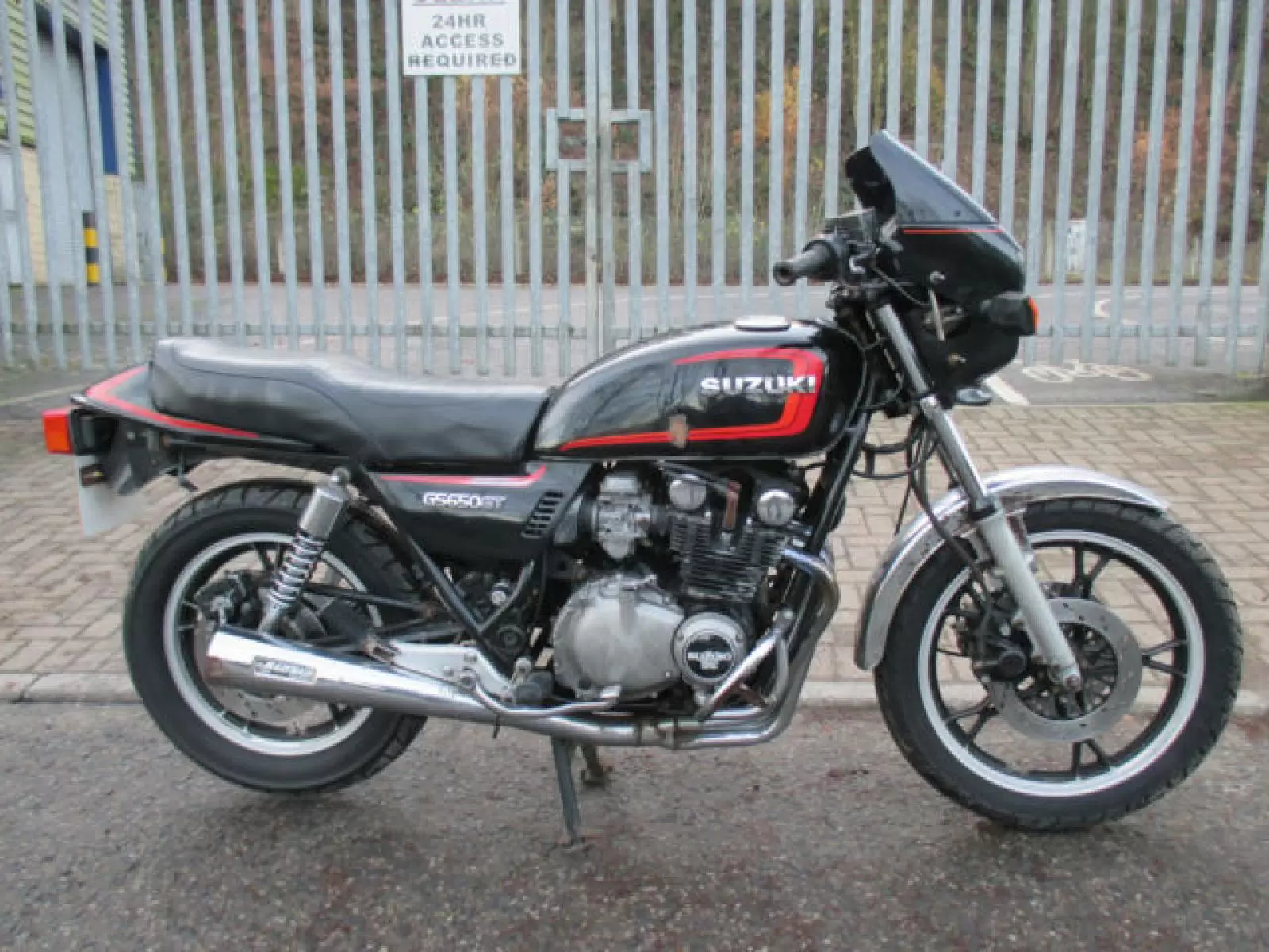 Suzuki GNX 250 E