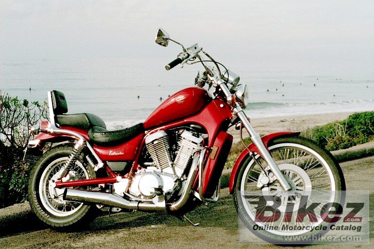 Suzuki VS 750 Intruder