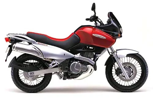 Suzuki XF 650 Freewind