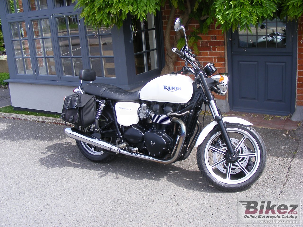 Thumbnail for Triumph Bonneville 2011