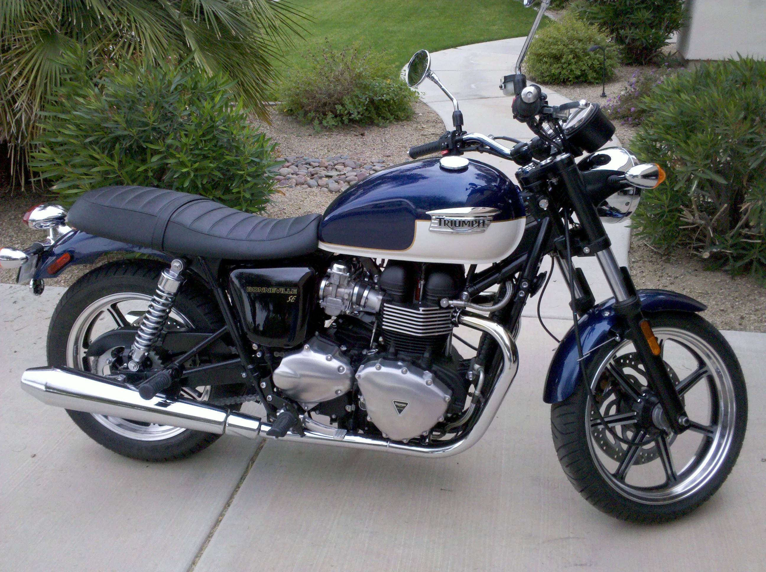Thumbnail for Triumph Bonneville SE 2010