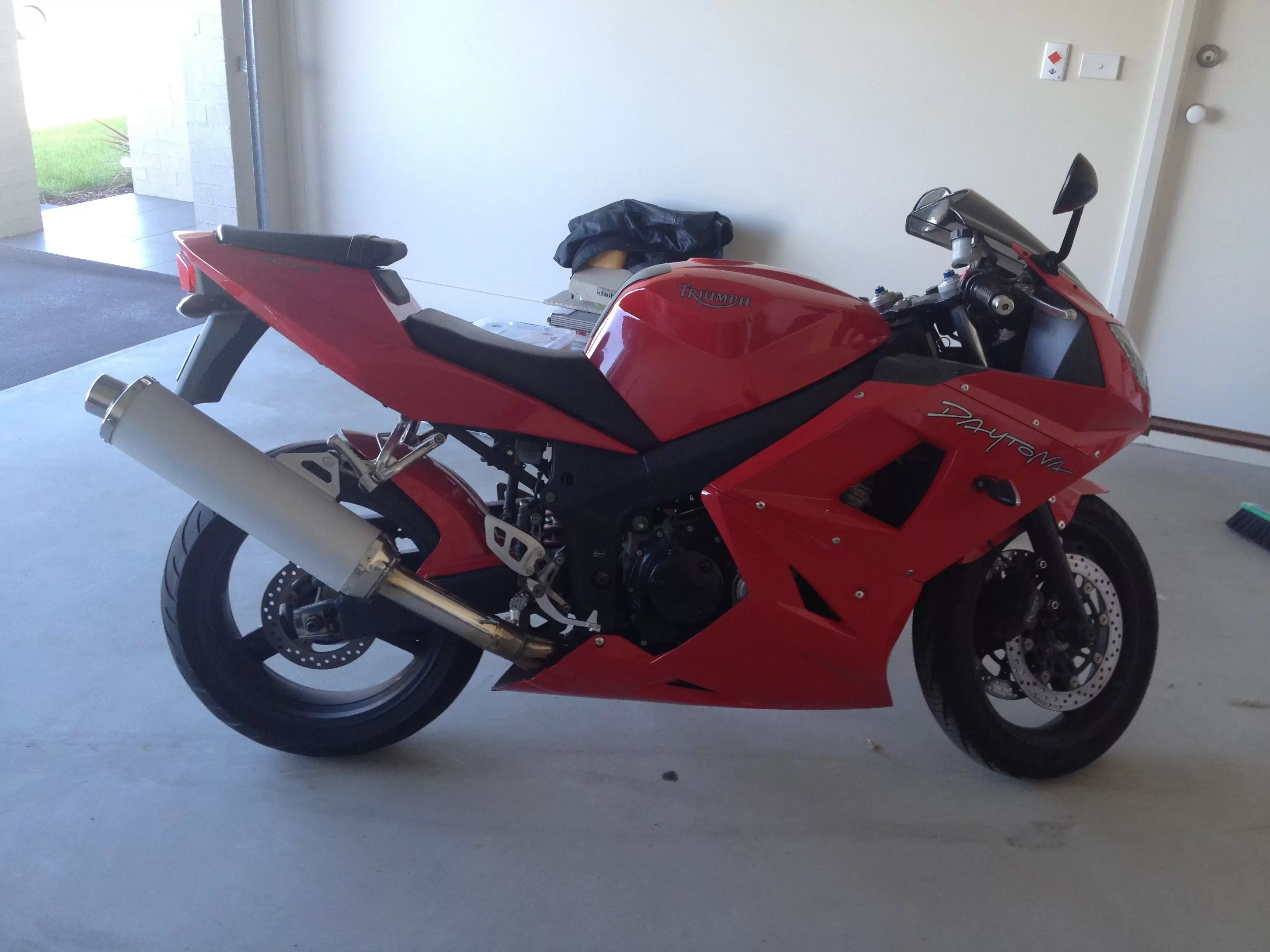 Thumbnail for Triumph Daytona 600 2004