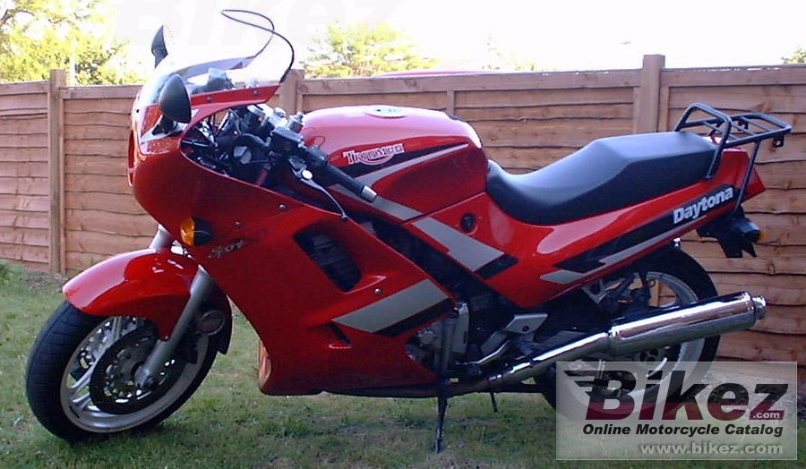 Triumph Daytona 750
