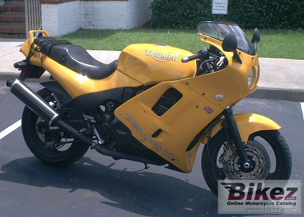 Triumph Daytona 900