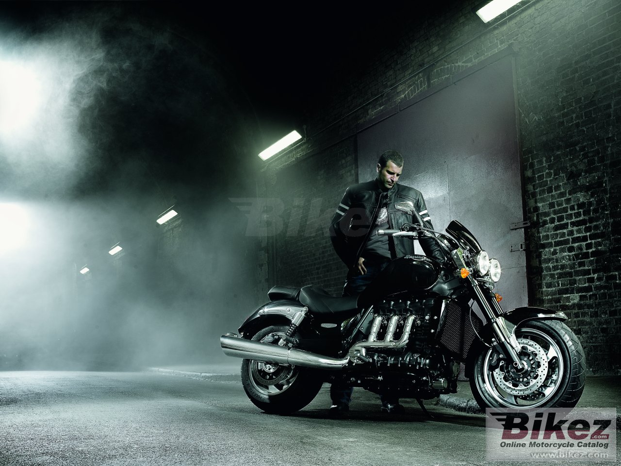 Thumbnail for Triumph Rocket III Roadster 2010