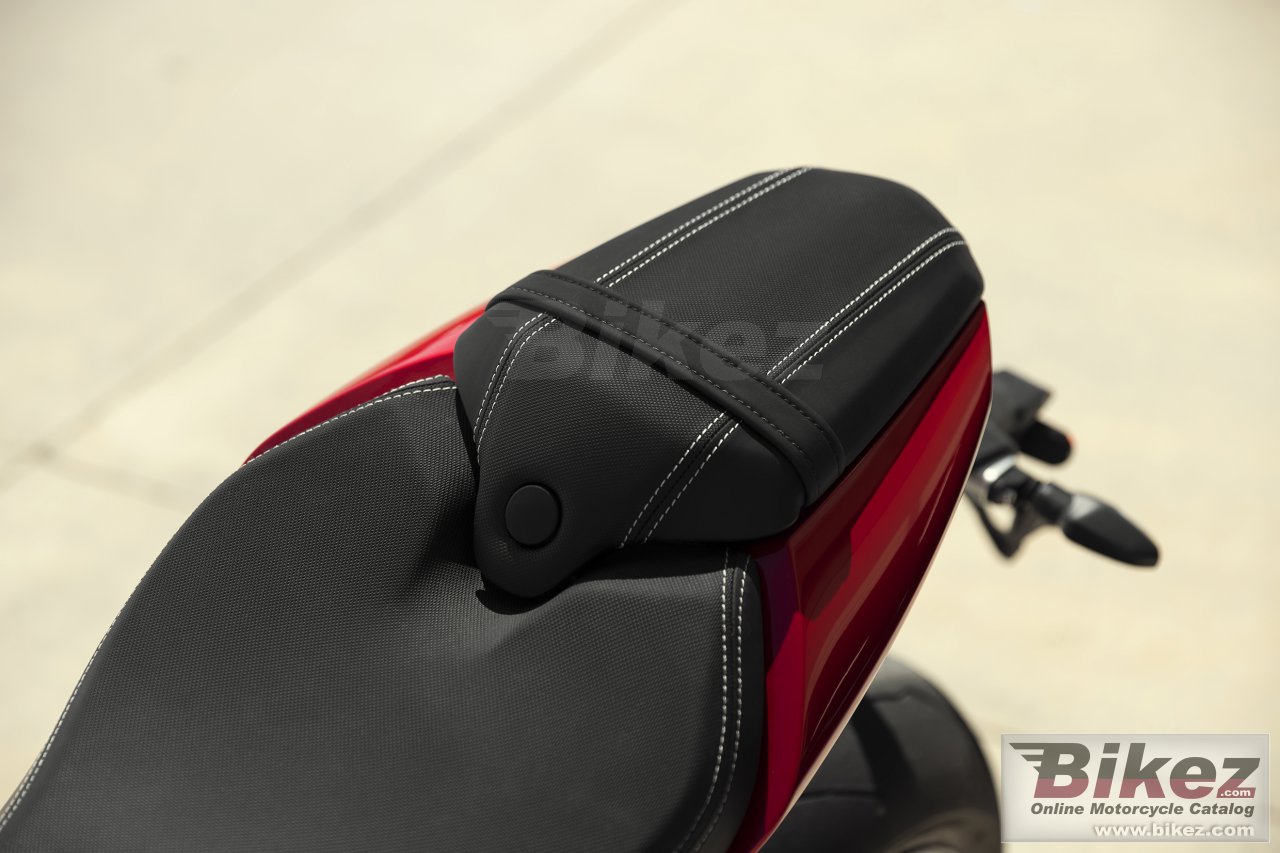 Thumbnail for Triumph Speed Triple 1200 RR 2022