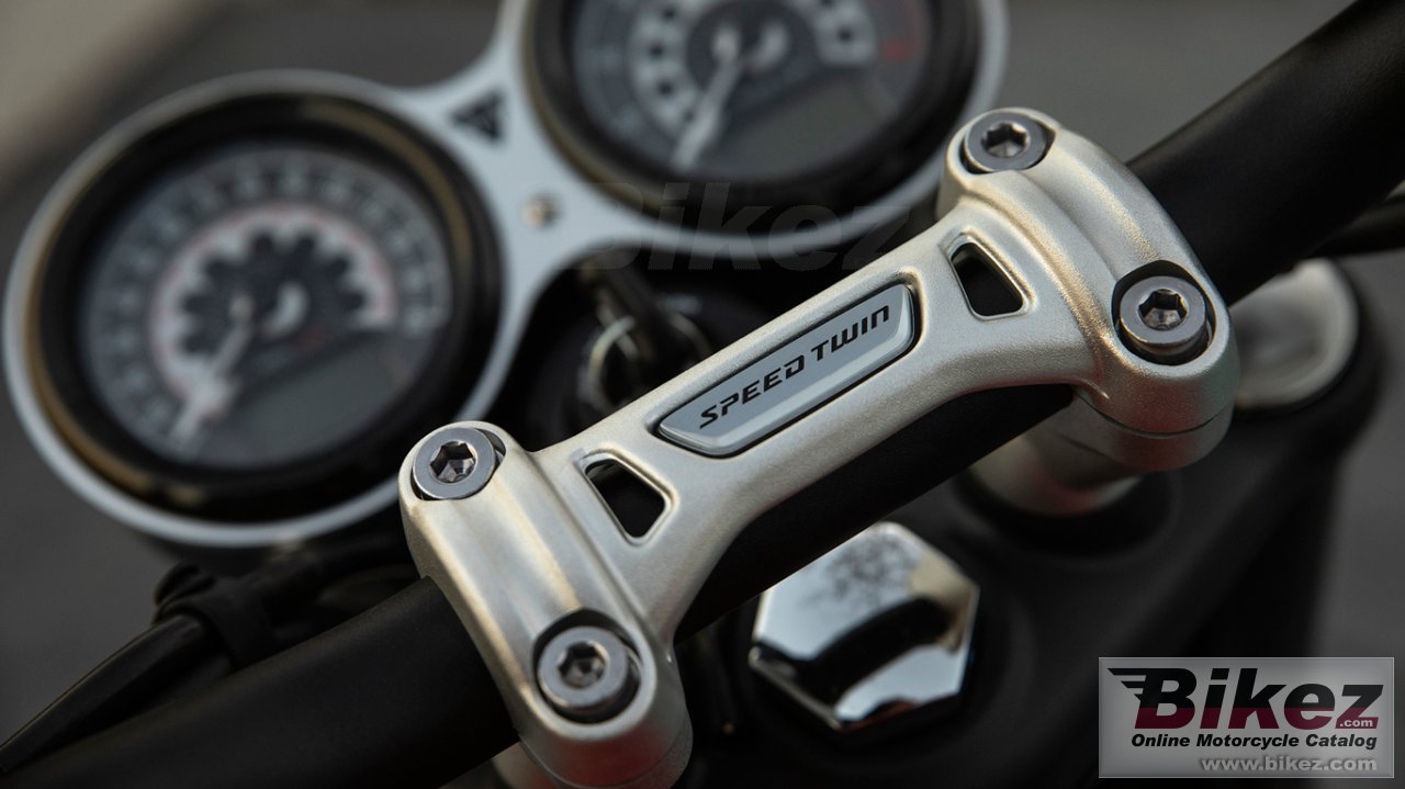 Thumbnail for Triumph Speed Twin 2021
