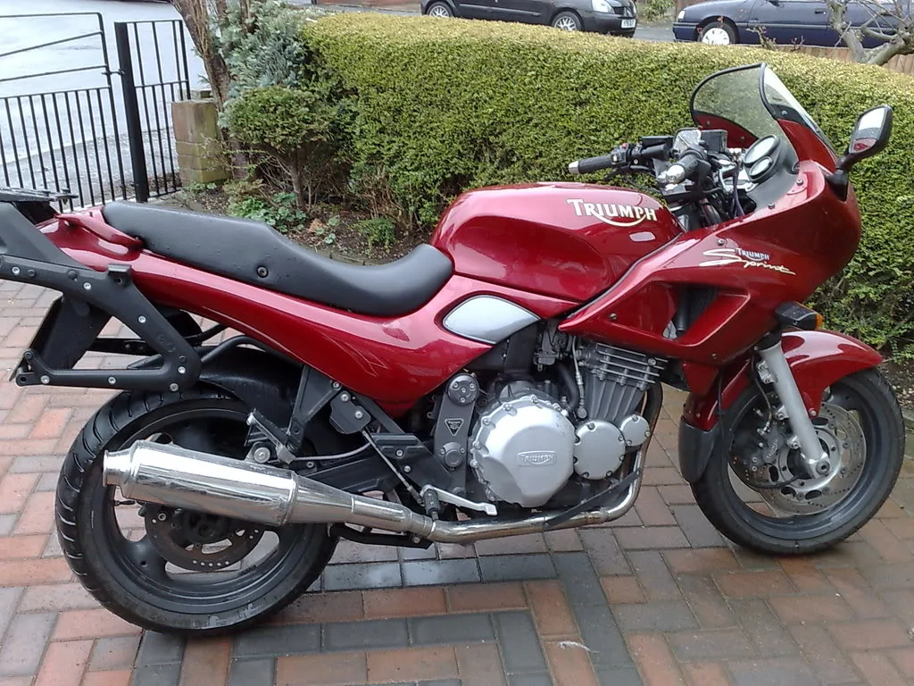 Triumph Sprint 900