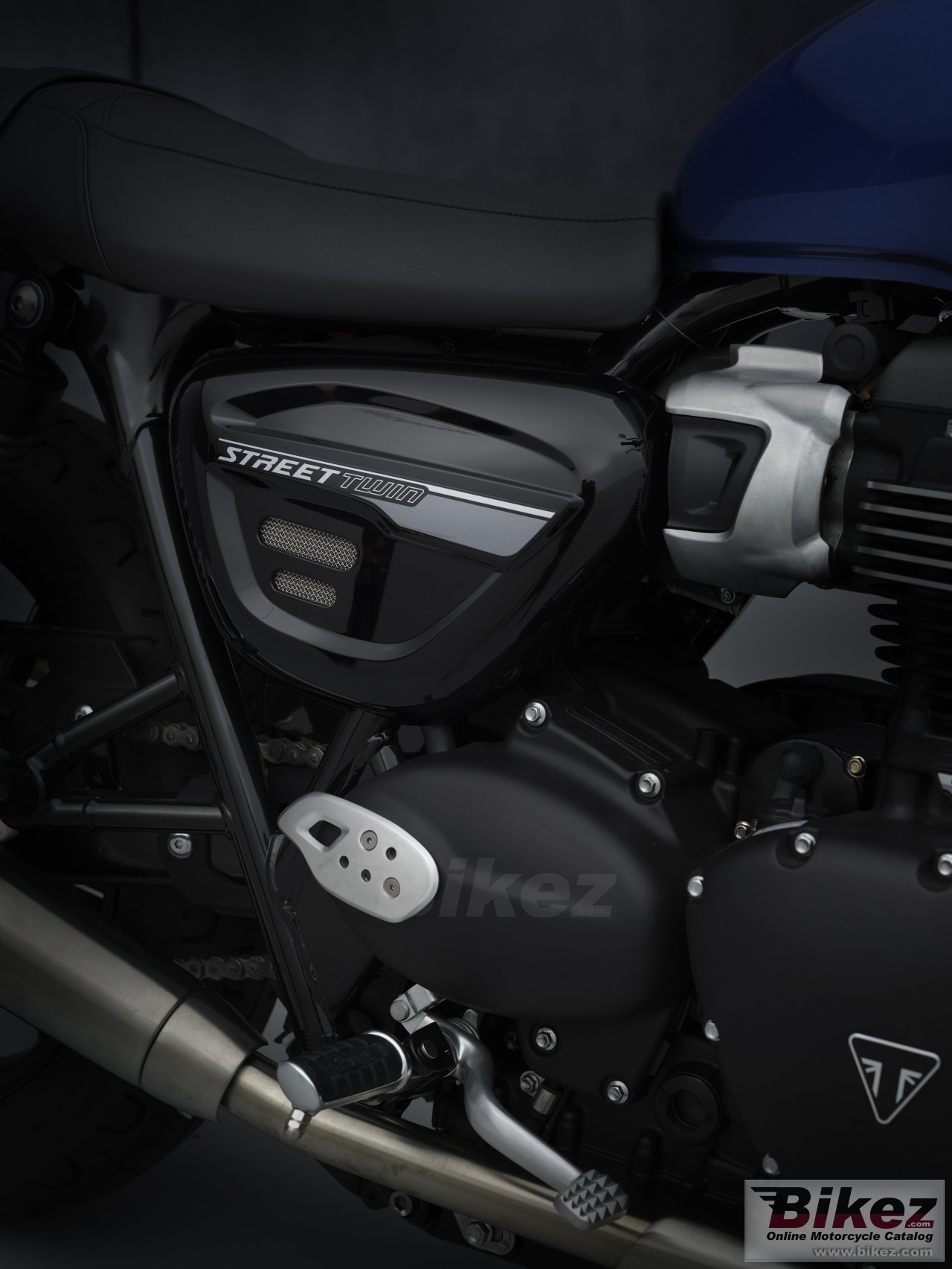 Thumbnail for Triumph Street Twin 2021