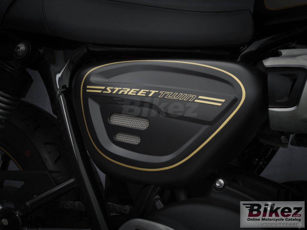 Thumbnail for Triumph Street Twin Gold Line 2021