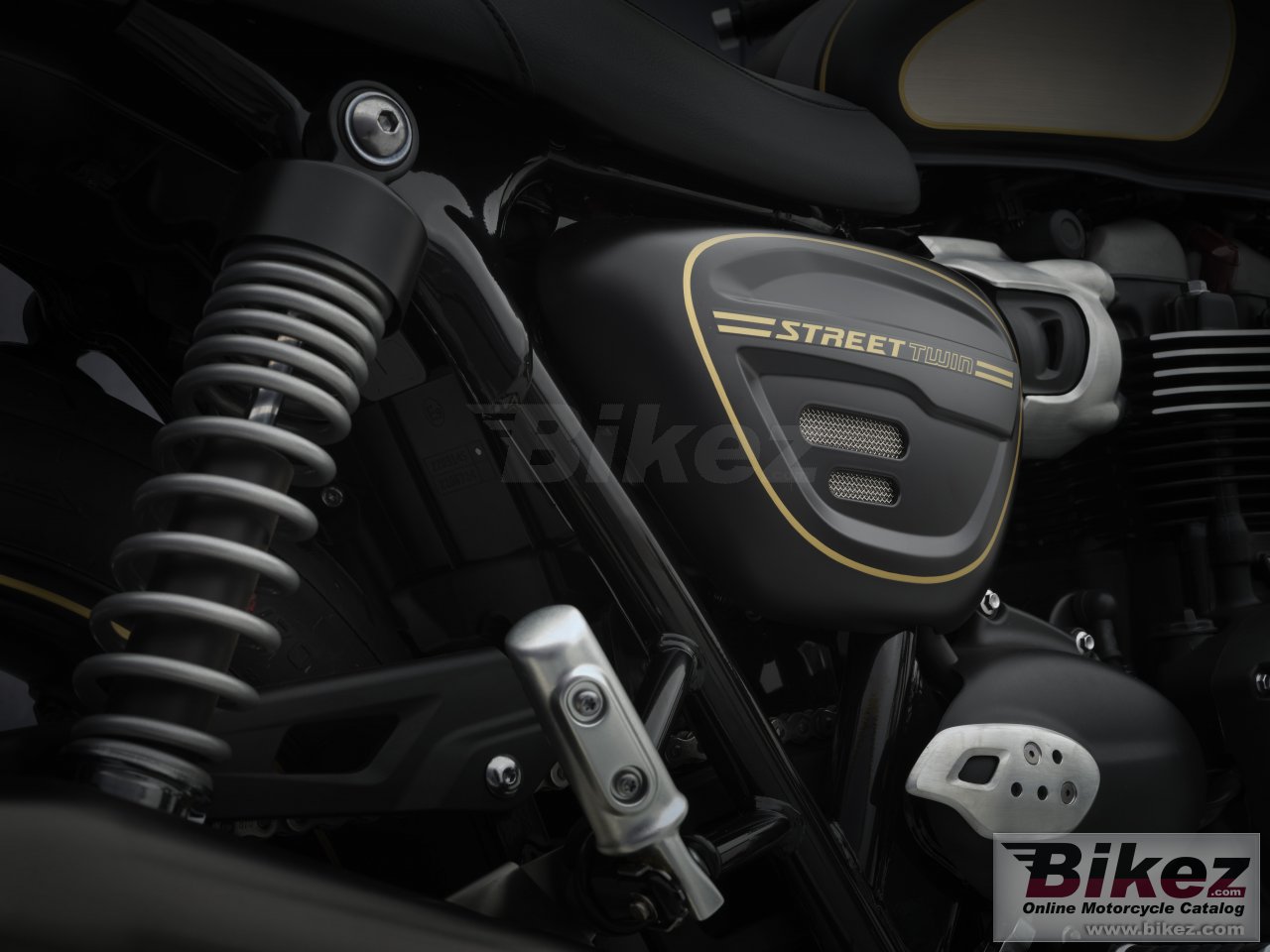 Thumbnail for Triumph Street Twin Gold Line 2021
