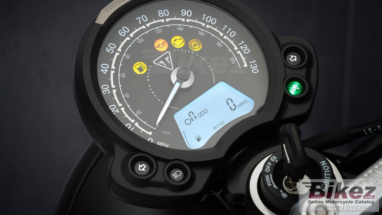 Thumbnail for Triumph Street Twin Gold Line 2023