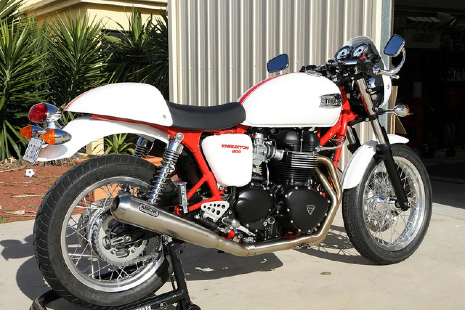 Thumbnail for Triumph Thruxton SE 2011