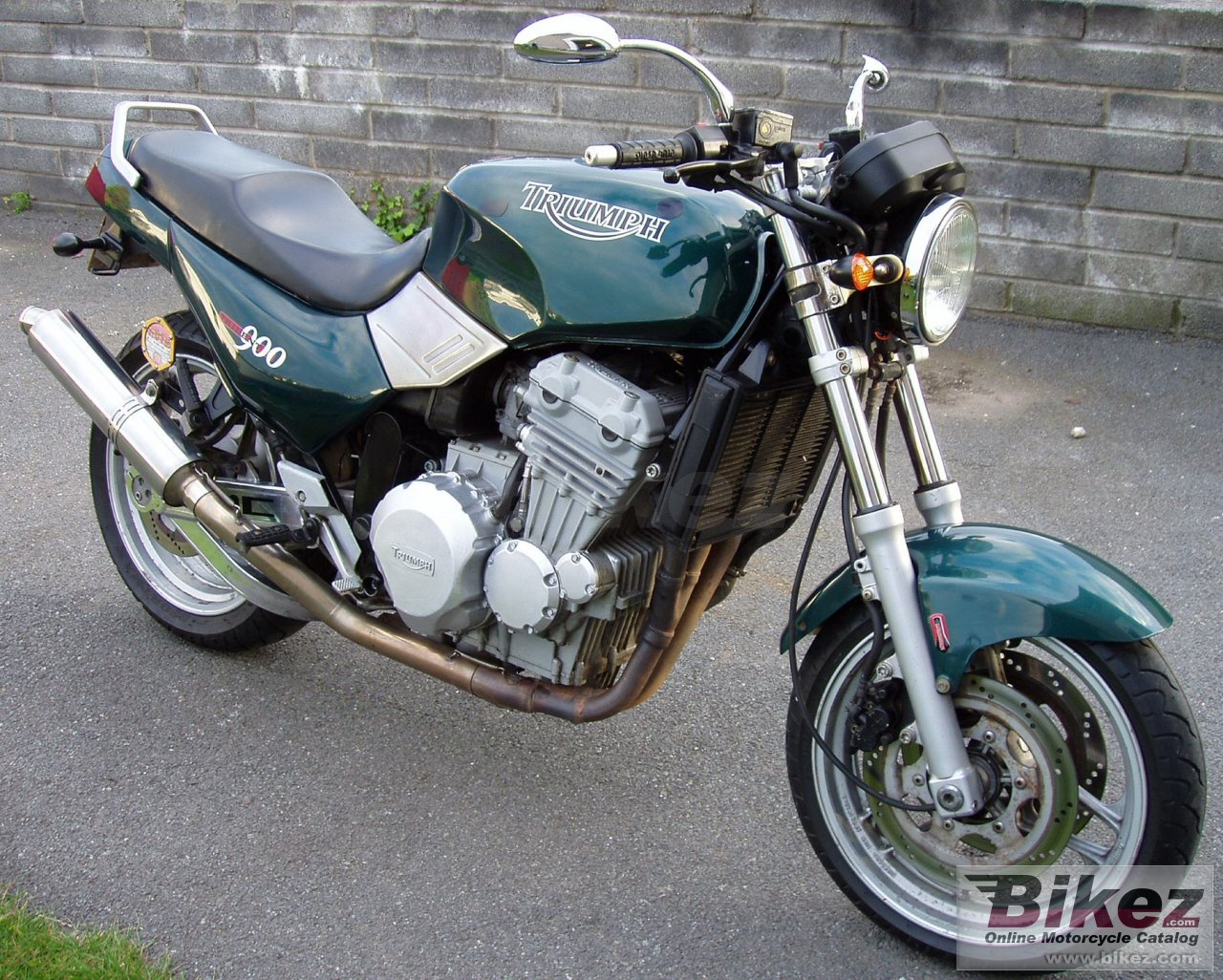 Triumph Trident 900