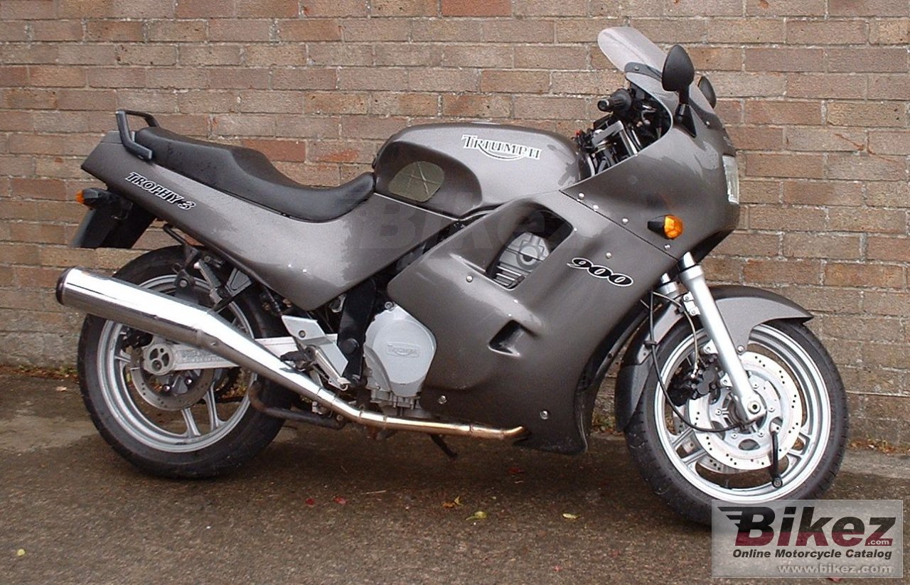 Triumph Trophy 900