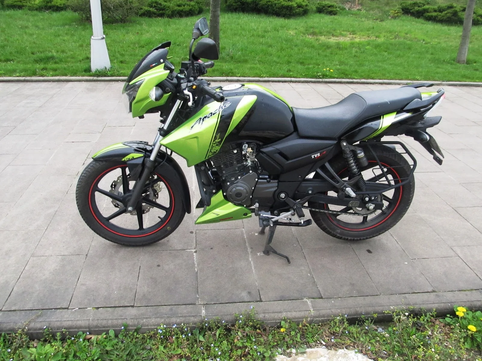 TVS Apache 150