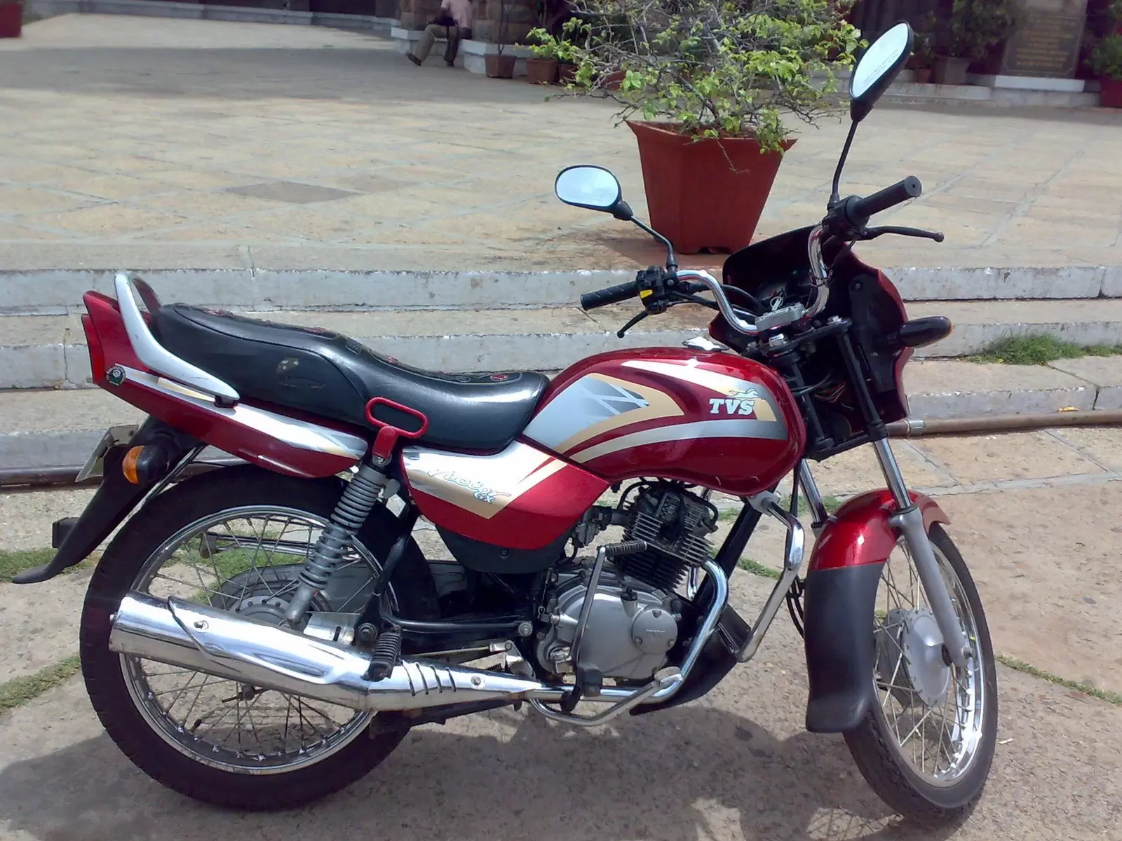TVS Victor GLX