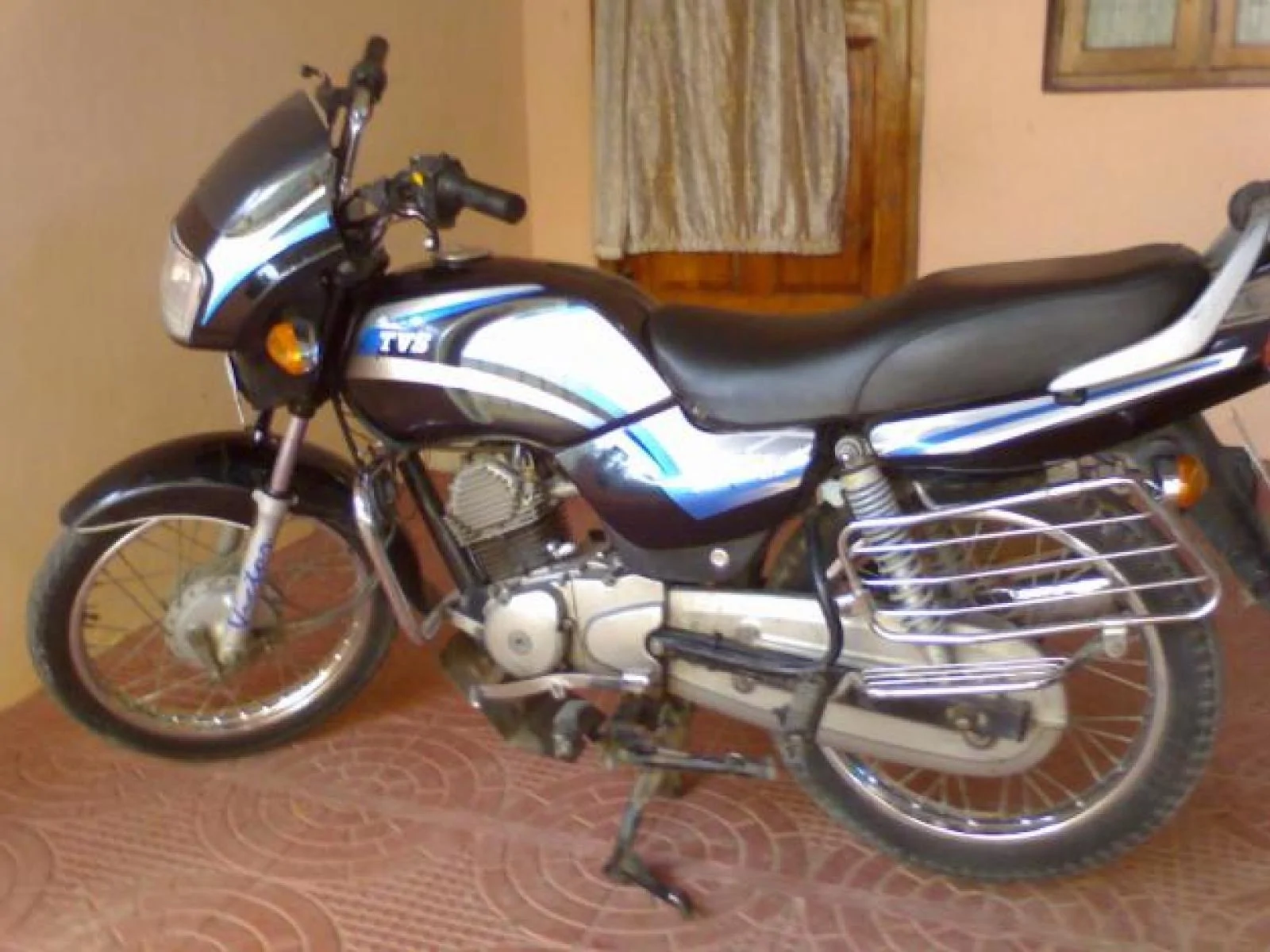 TVS Victor GX