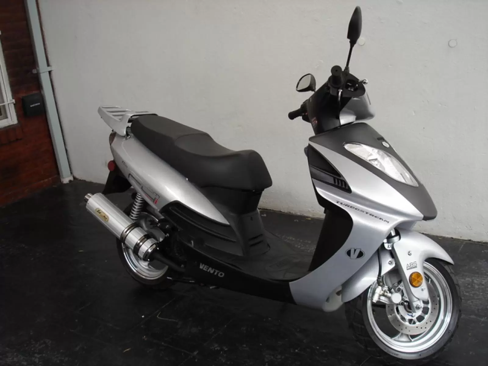 Vento Phantom r4i