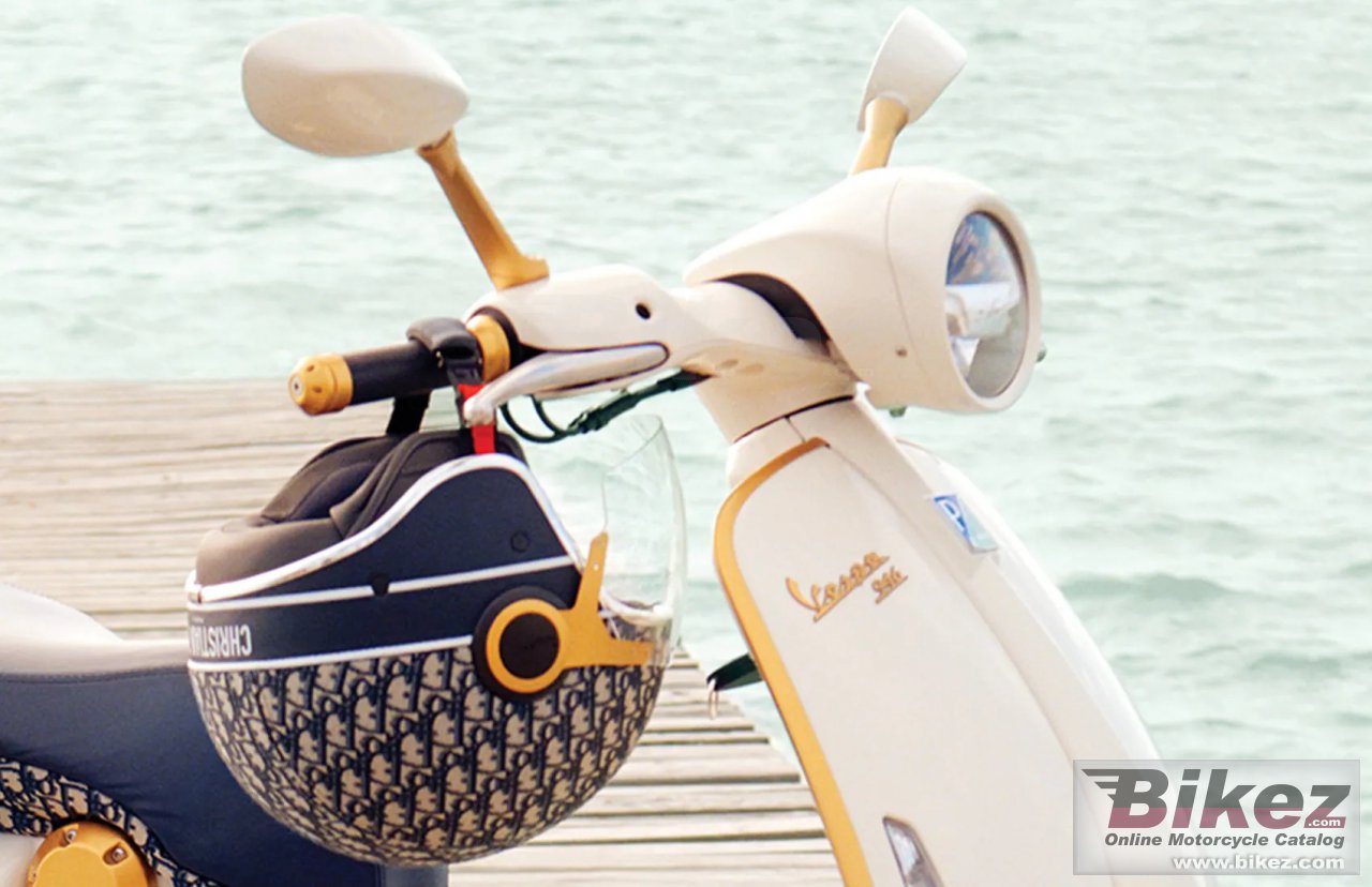 Thumbnail for Vespa 946 Christian Dior 2021