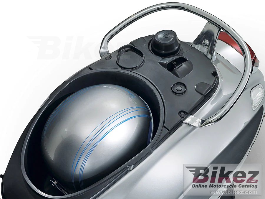 Thumbnail for Vespa Elettrica 2021