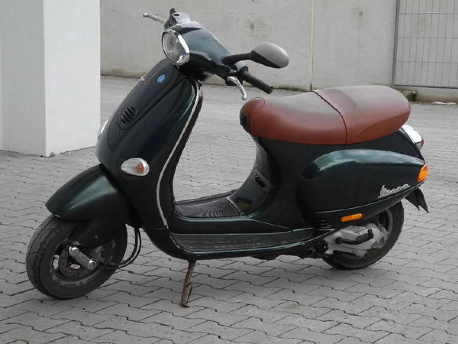 Thumbnail for Vespa ET4 125 2005