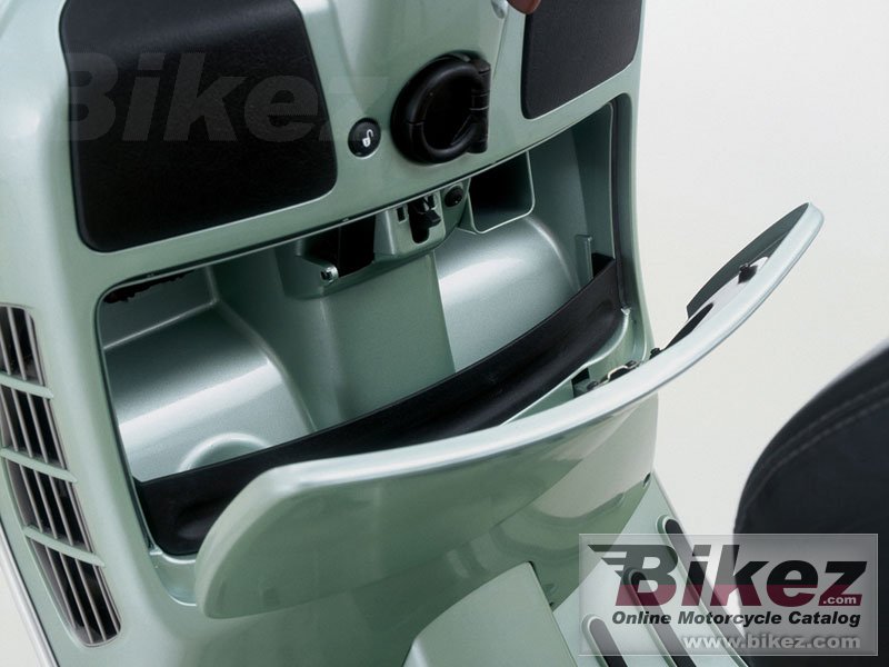 Thumbnail for Vespa Granturismo 2007